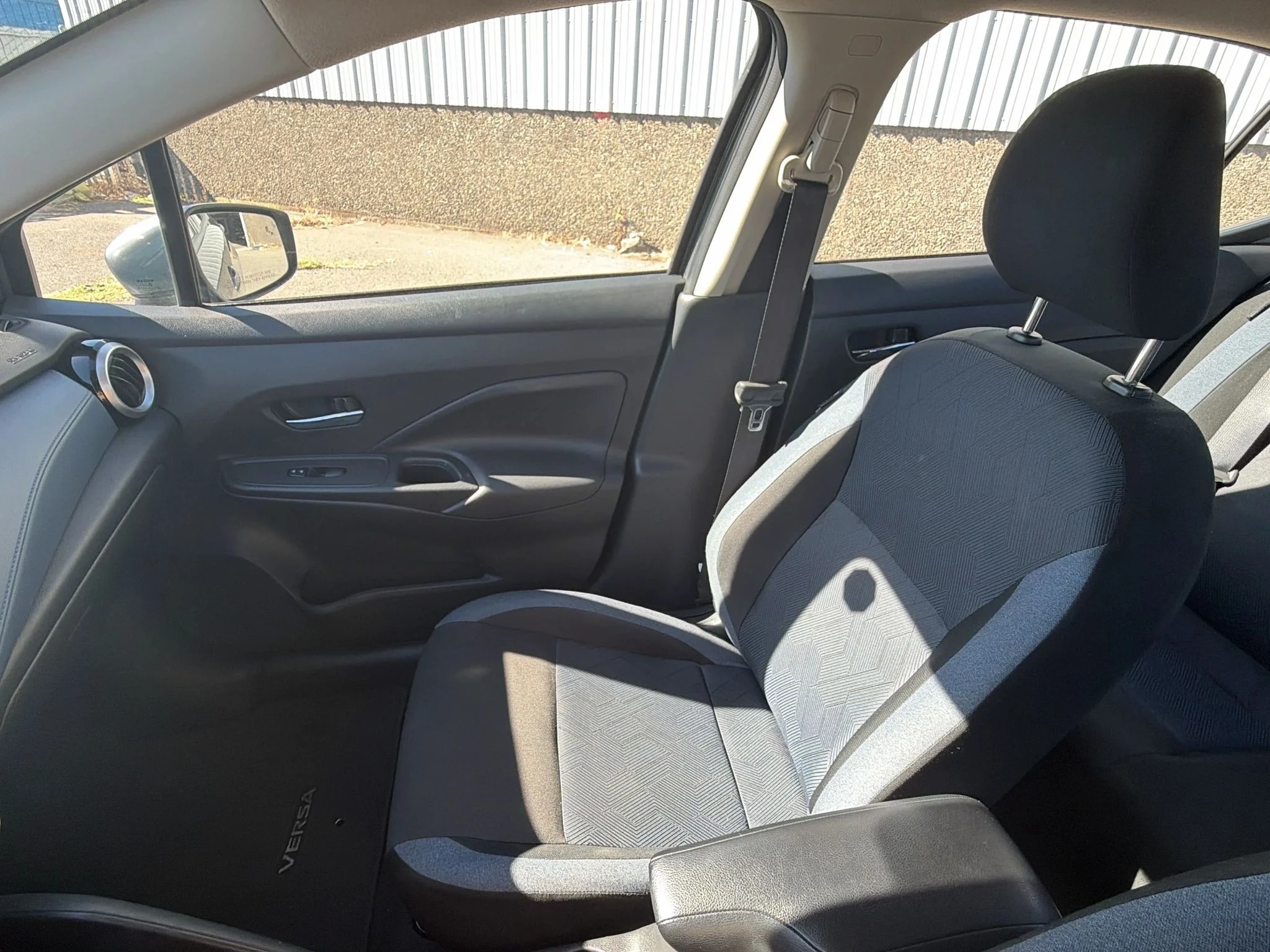 2025 Nissan Versa Sedan SV - Photo 27