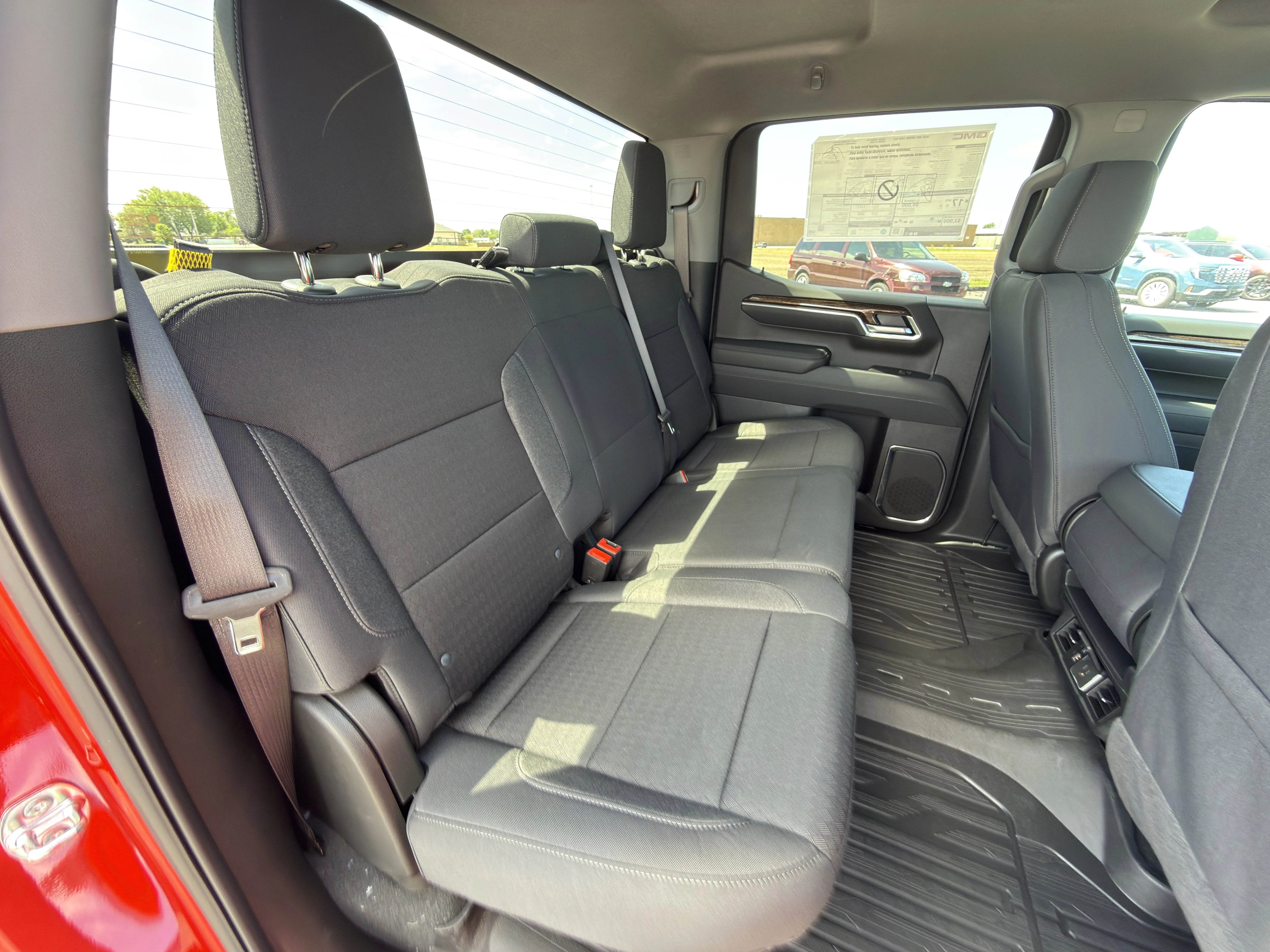 2026 GMC Sierra 1500 SLE - Photo 18