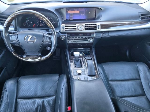 Used 2016 White Lexus 460 image 9