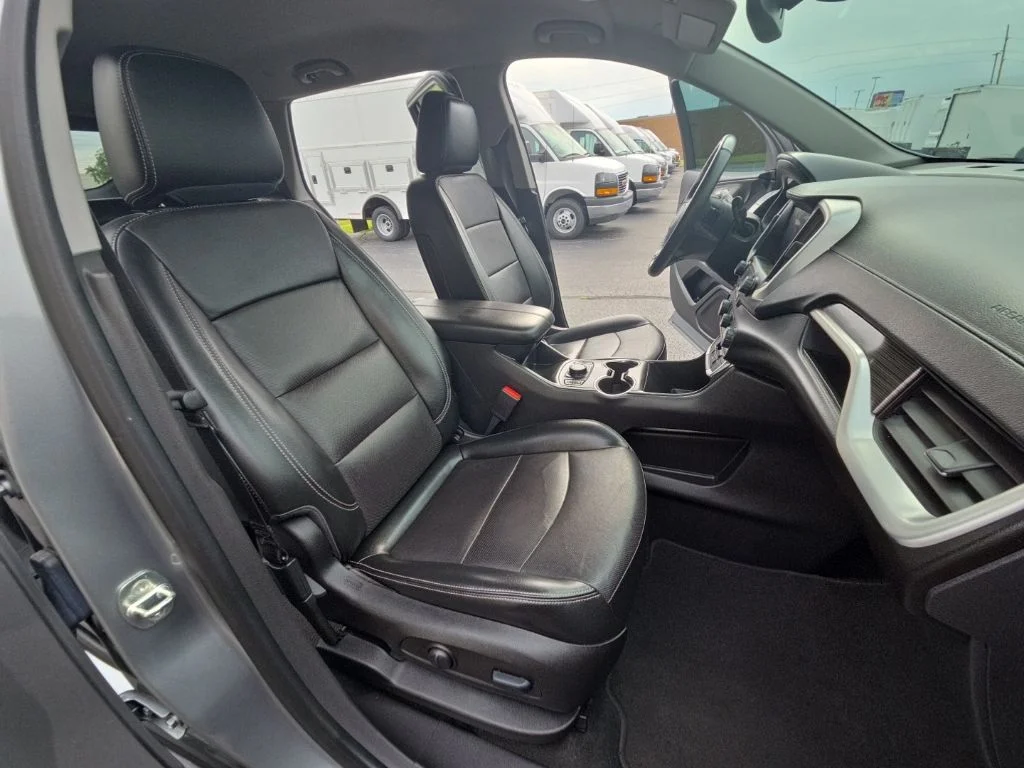 2023 GMC Terrain SLT - Photo 35