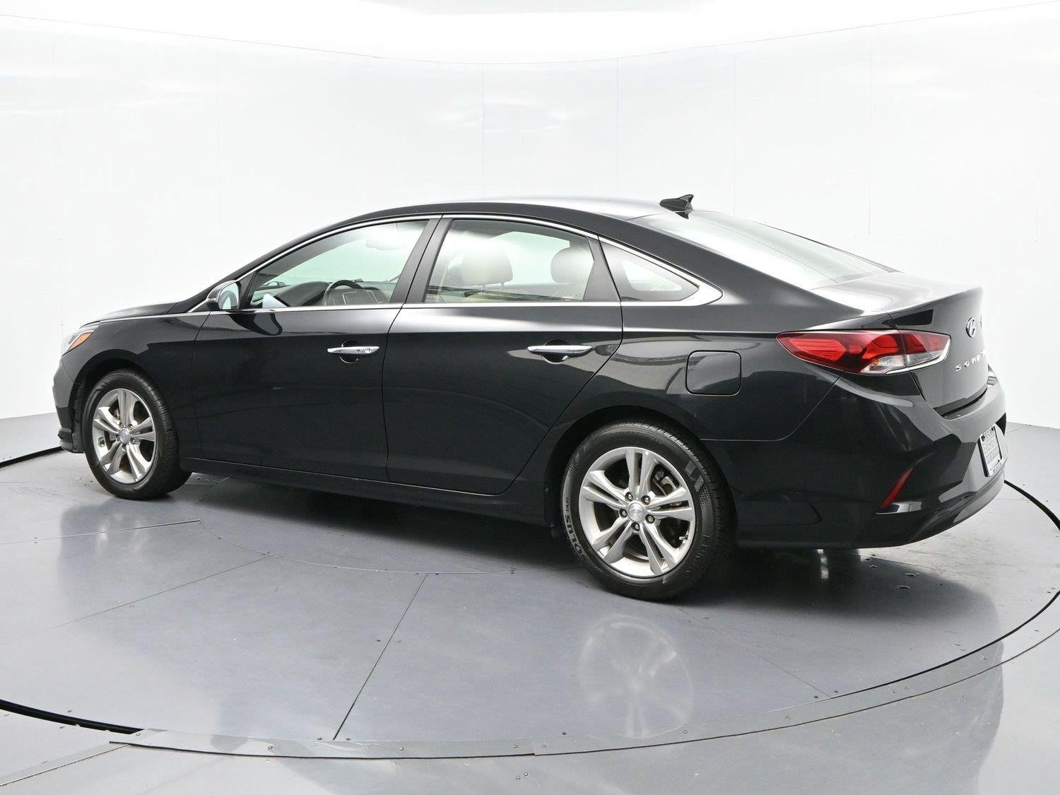 Used 2019 Phantom Black Hyundai SEL image 5