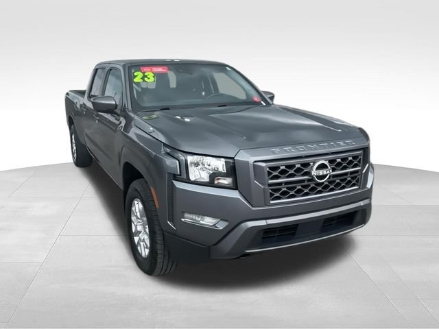 Used 2023 Gray Nissan SV image 4