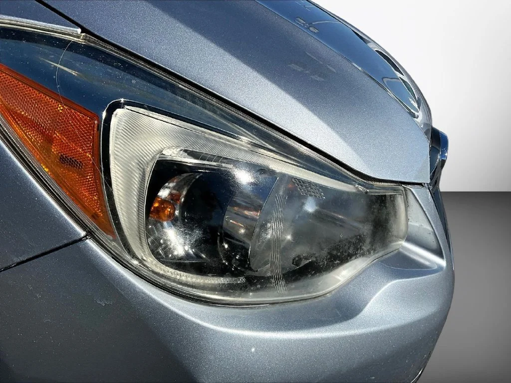Used 2016 Silver Subaru 2.0i Premium image 31