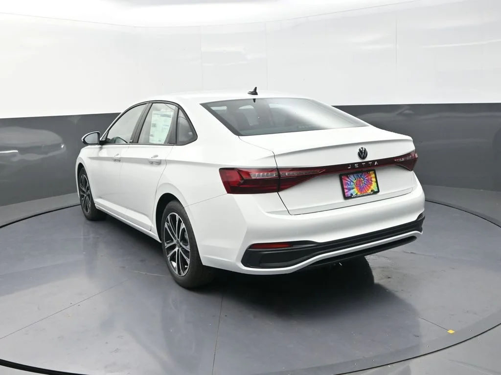 Used 2026 White Volkswagen 1.5T Sport image 8