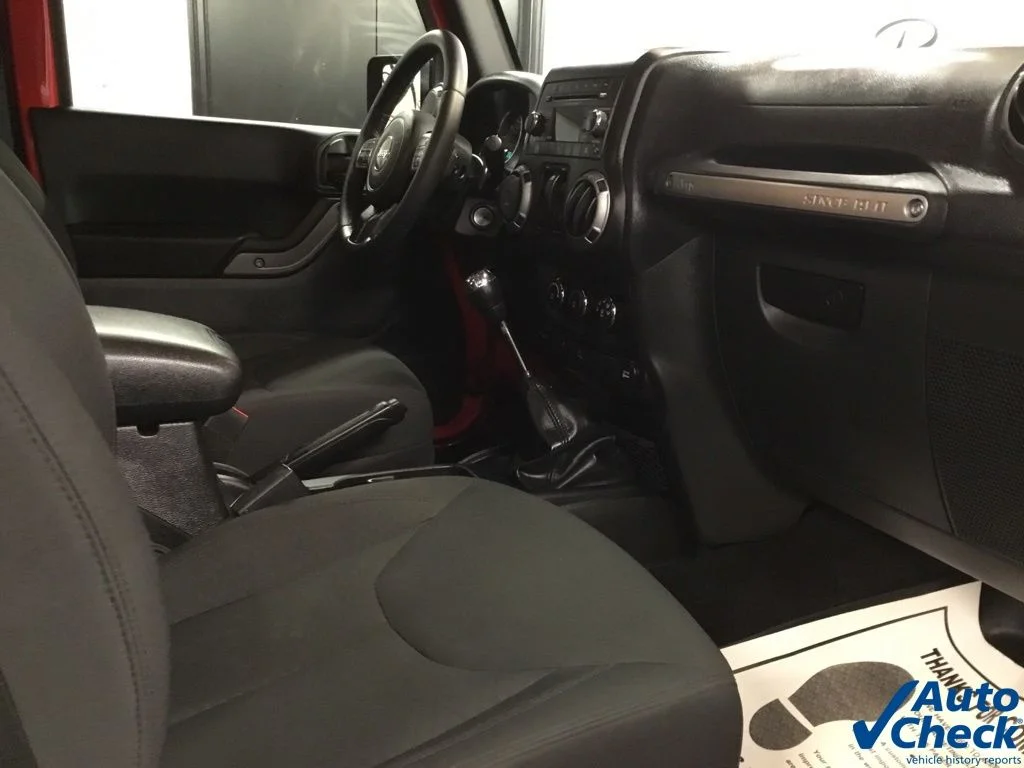 Used 2015 Red Jeep Sport image 29
