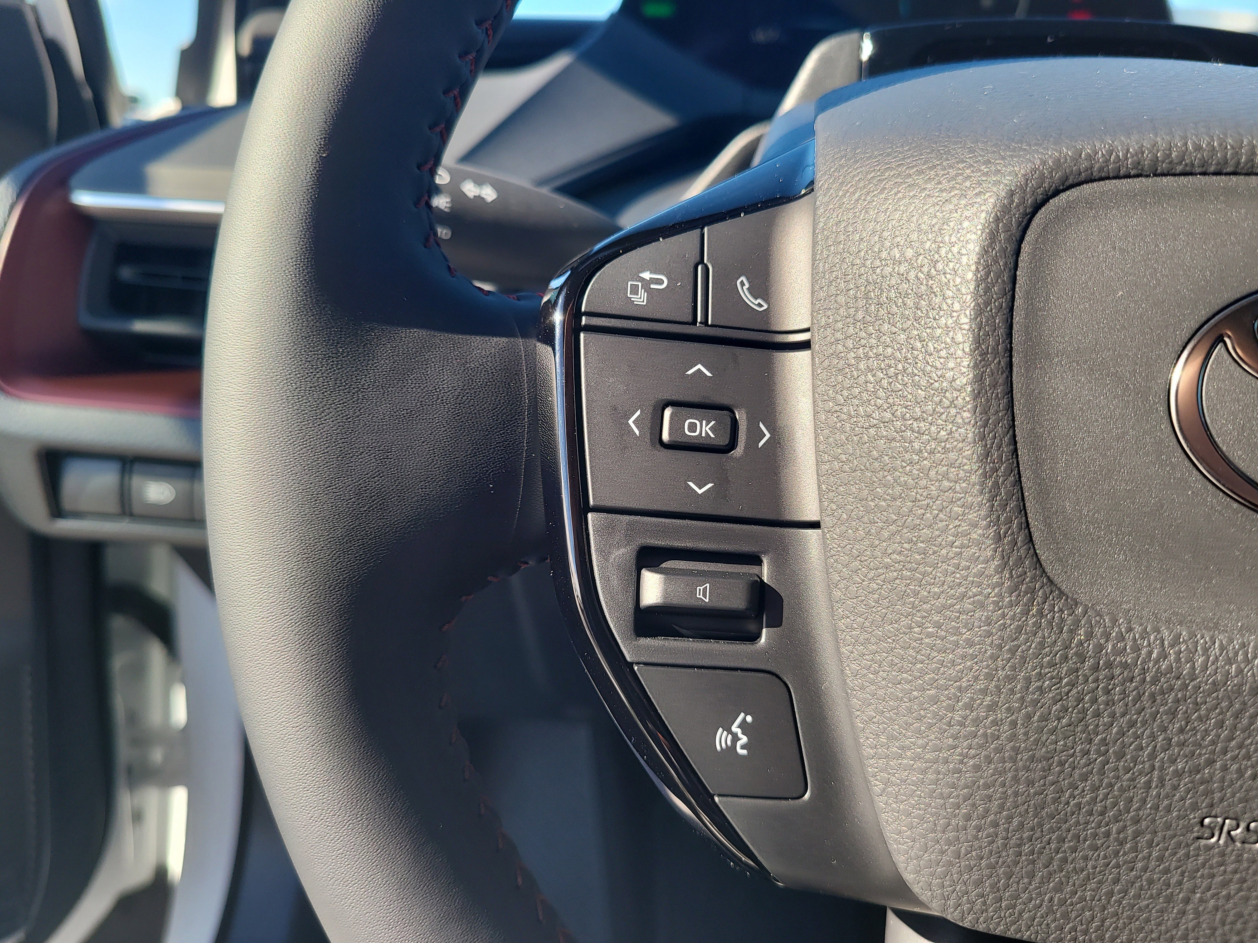 New 2026 Wind Chill Pearl <sup>1</sup> Toyota  XSE Premium image 14
