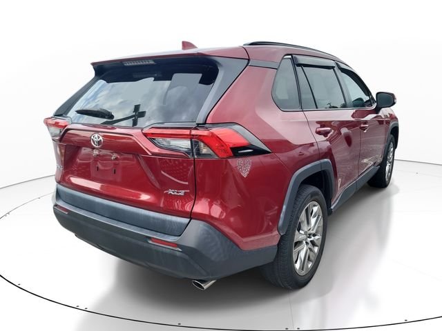 Used 2022 Red Toyota XLE Premium image 5