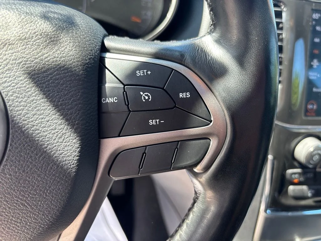 Used 2021 White Jeep Laredo X image 26