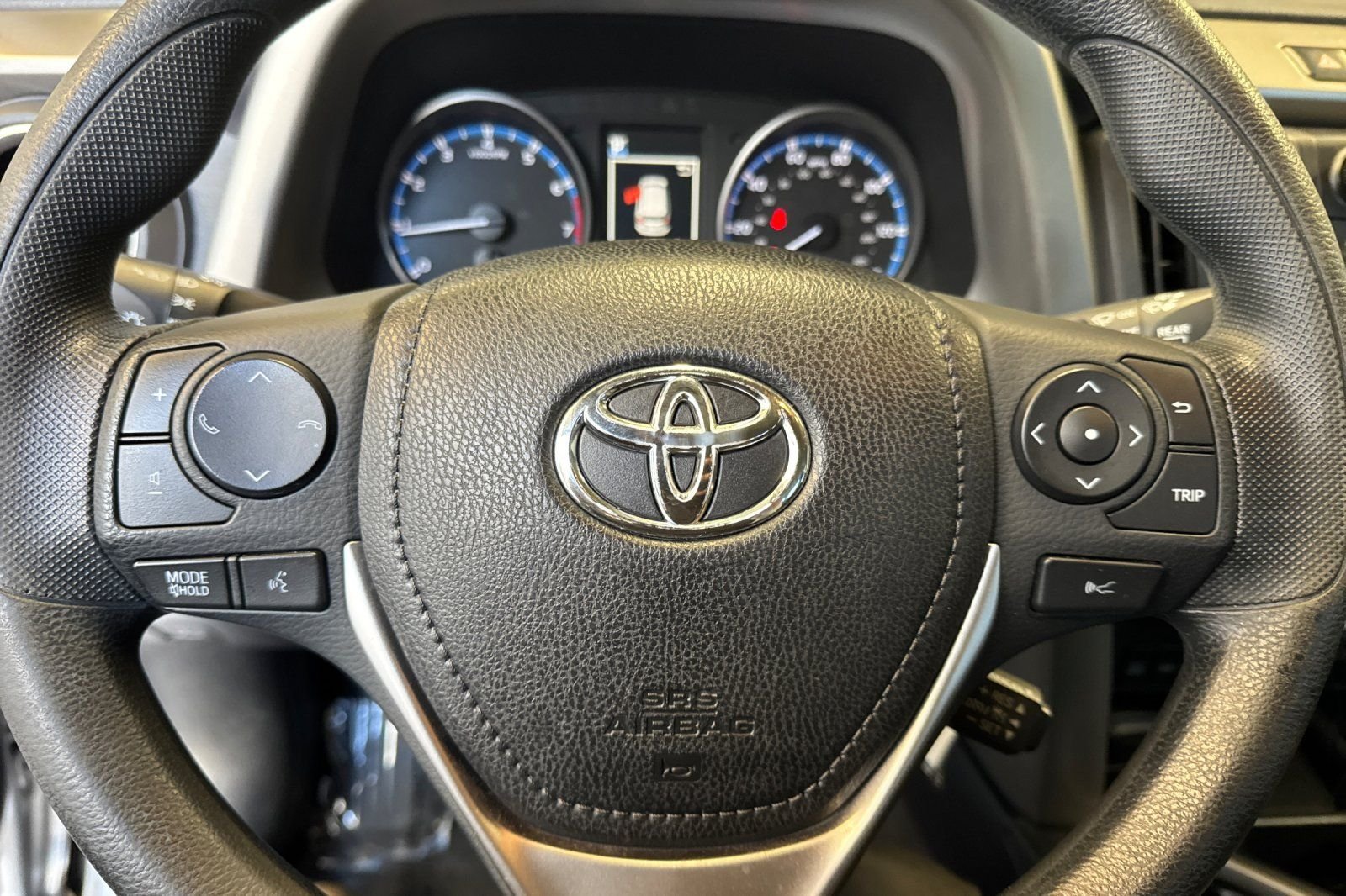 Certified Used 2017 Silver Toyota LE image 27