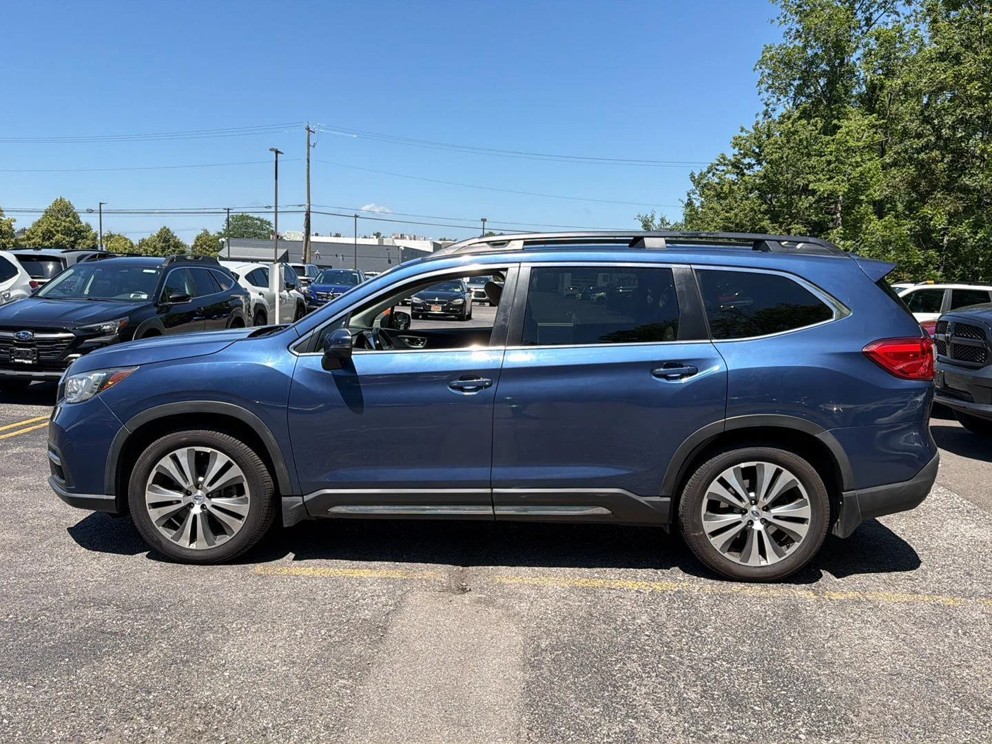 Used 2019 Abyss Blue Pearl Subaru Limited image 11