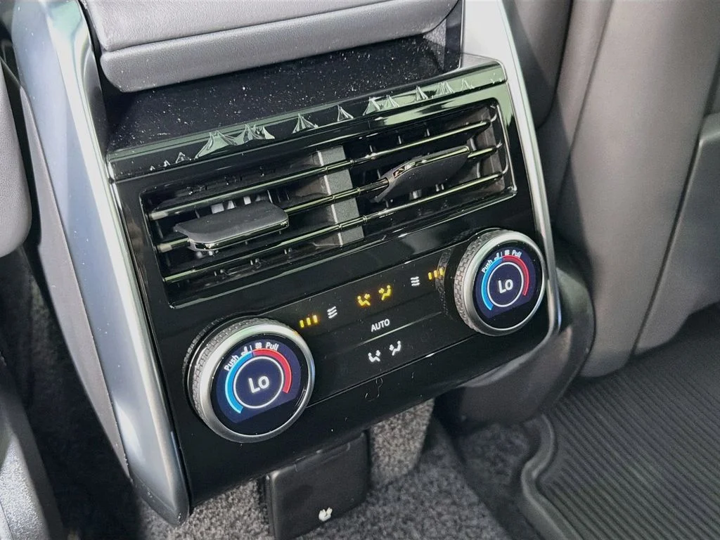 New 2026 Santorini Black Land Rover SE 7 Seats image 27
