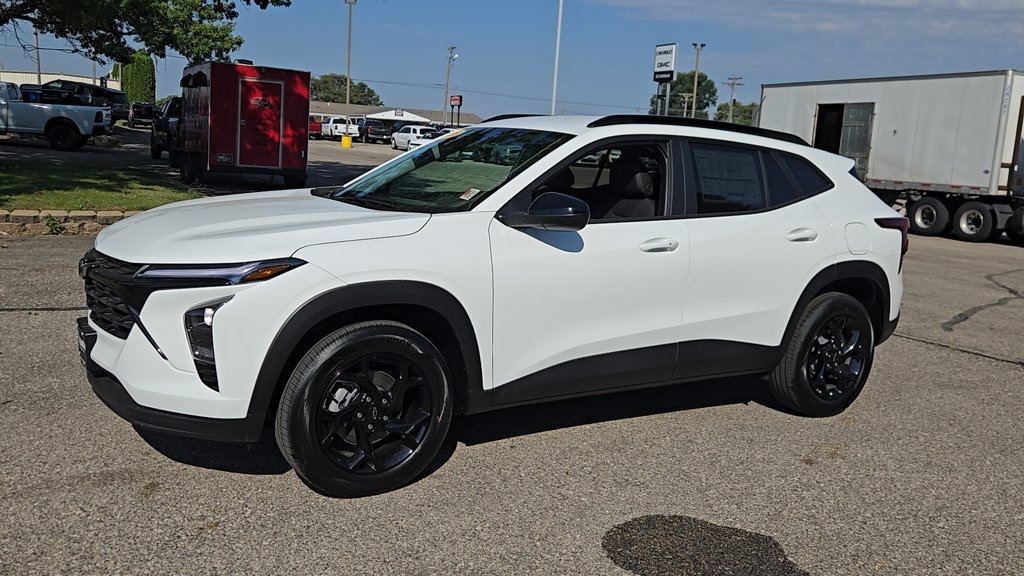 New 2026 Summit White Chevrolet LT image 4