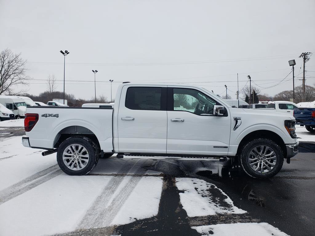 New 2026 Oxford White Ford XLT image 2