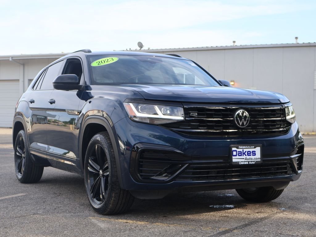 2023 Volkswagen Atlas Cross Sport 3.6L V6 SEL R-Line Black 4MOTION's photo