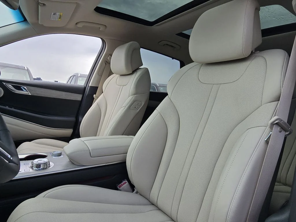 New 2026 White Genesis 2.5T image 22