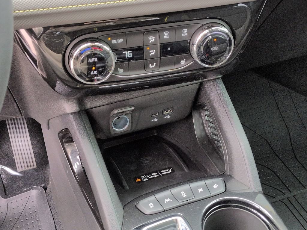 New 2026 Mosaic Black Metallic Chevrolet ACTIV image 17