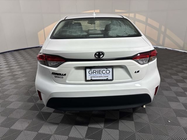 Used 2025 White Toyota LE image 7