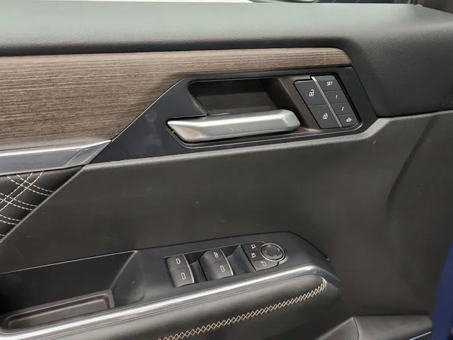 Used 2024  GMC Denali image 20