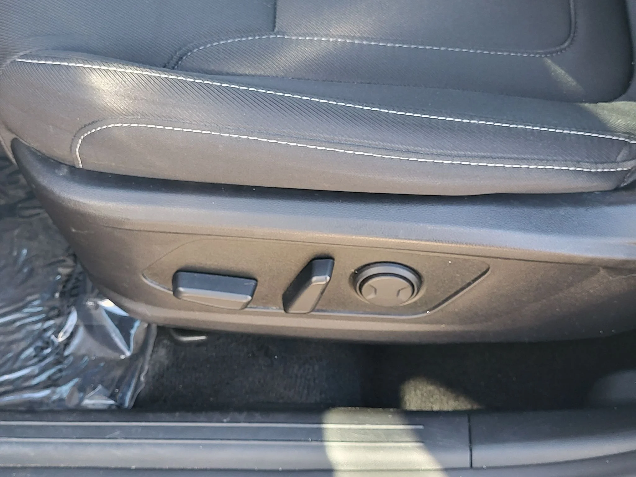 Used 2024 Intense Blue Hyundai SEL image 13