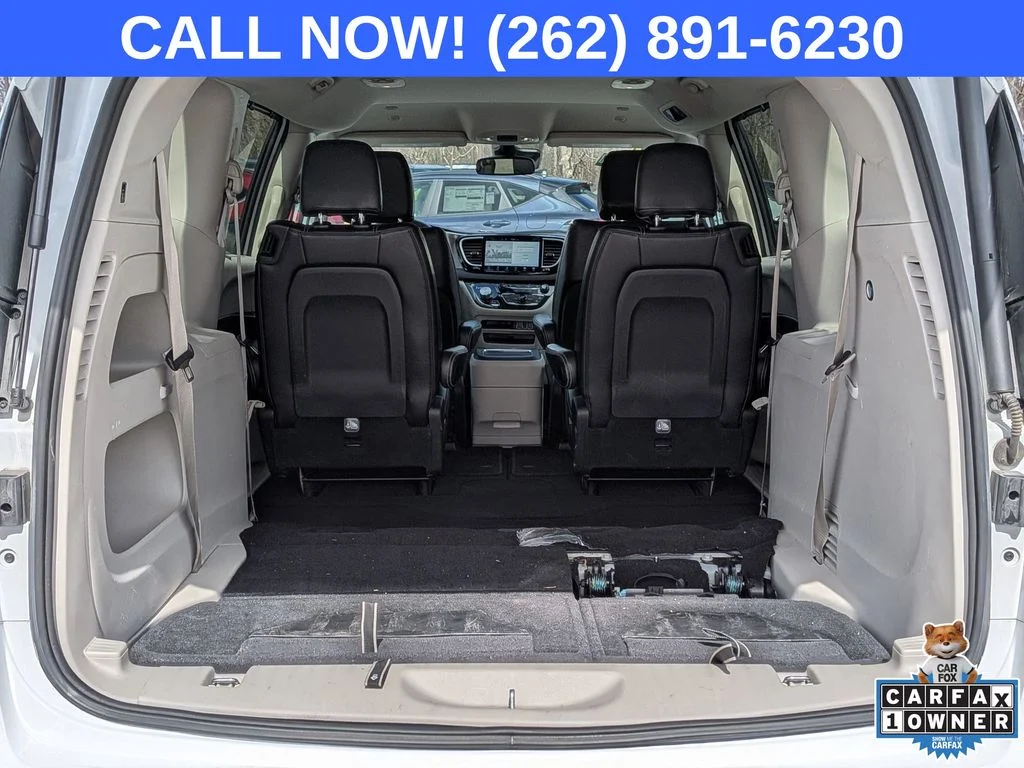 Used 2024 White Chrysler Touring L image 28