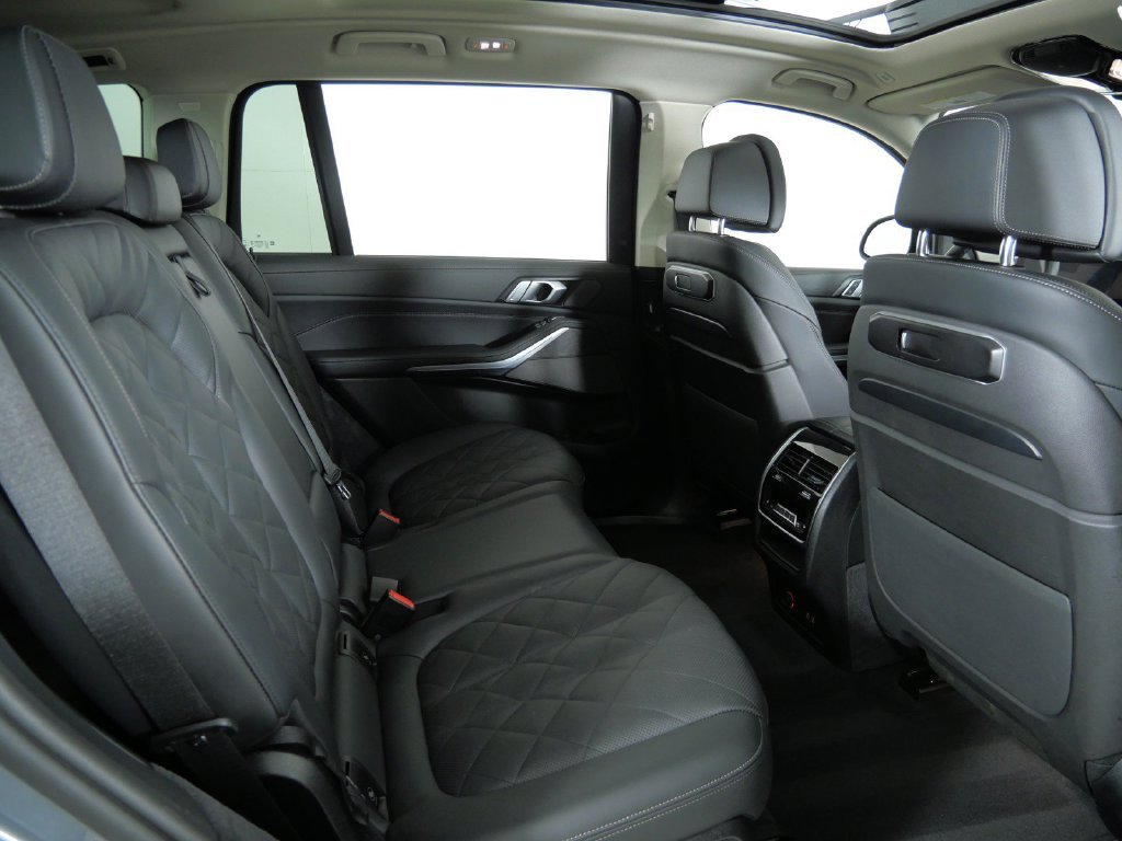 Certified Used 2025 Skyscraper Grey Metallic BMW xDrive40i image 31