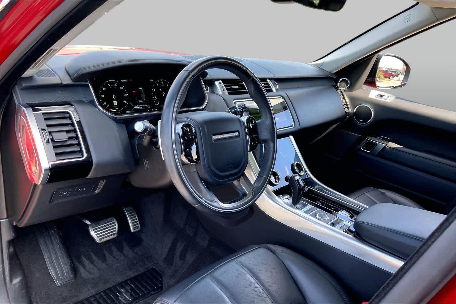 Used 2018 Firenze Red Metallic Land Rover HSE Dynamic image 18