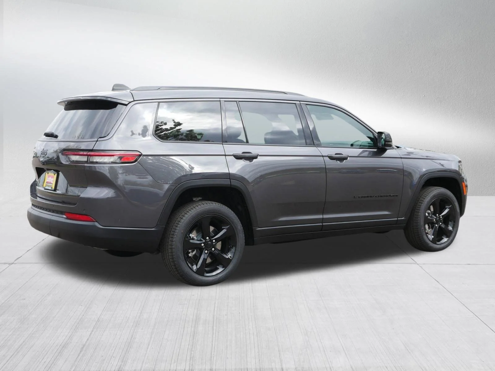 New 2026 Baltic Gray Metallic Clear-Coat Exterior Paint Jeep Limited image 7
