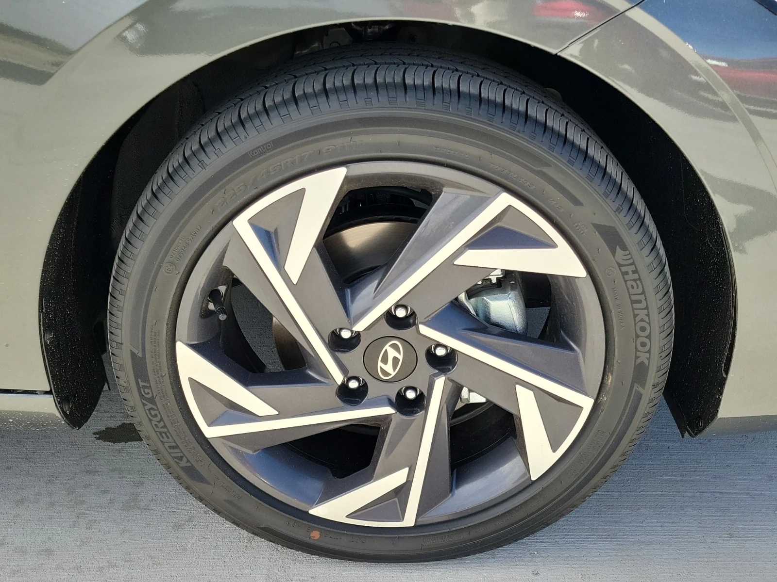 New 2026 Amazon Gray Hyundai Limited (IVT) 4dr Sedan image 7