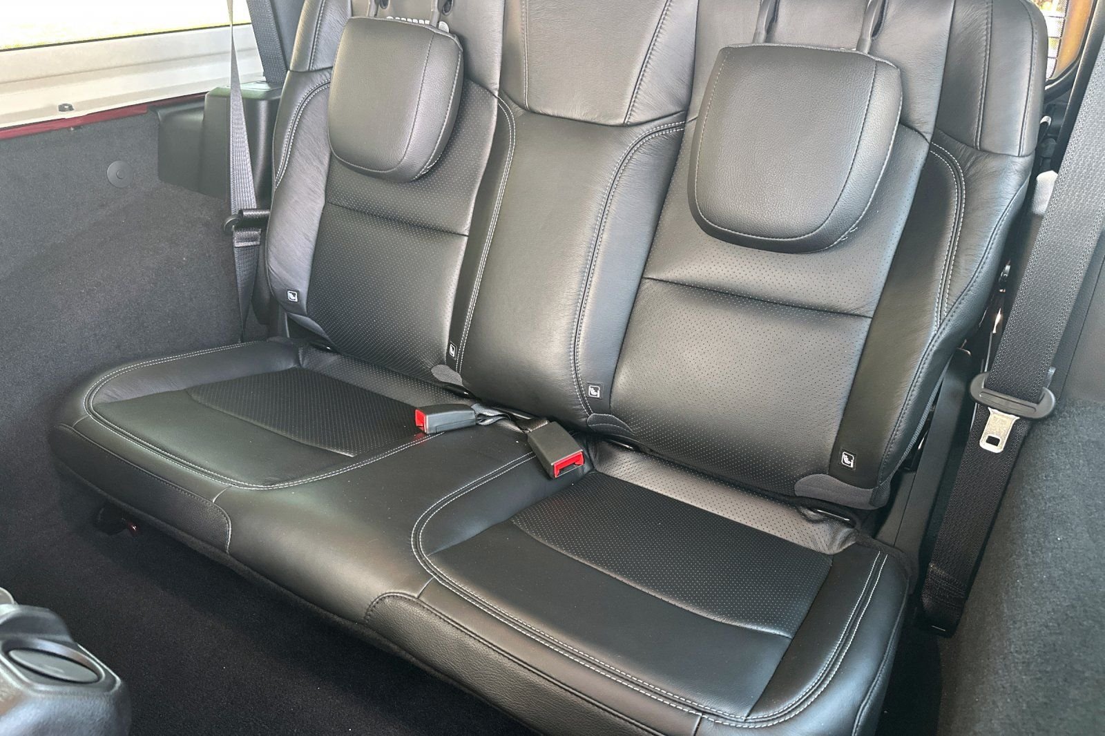 Used 2021 Red Jeep Sport S image 12