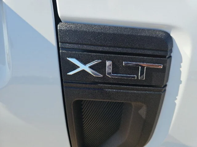 New 2026 Oxford White Ford XLT image 28