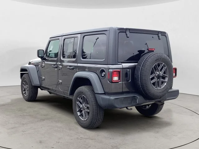 Certified Used 2025 Granite Crystal Metallic Clearcoat Jeep Sport S image 3