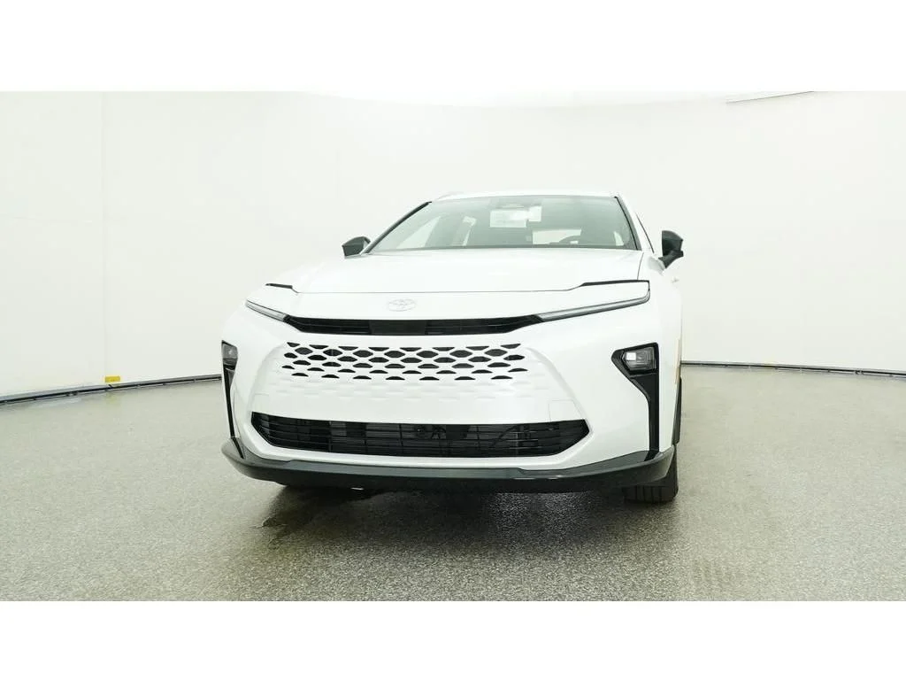 New 2026 Oxygen White Toyota XLE image 31