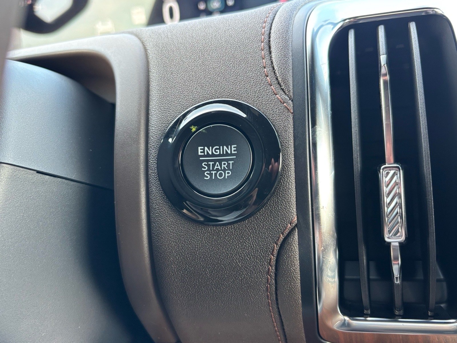 New 2027 Star White Metallic Tri-Coat Ford King Ranch® image 21