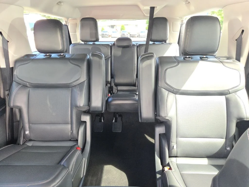 Used 2025 Black Ford Platinum image 4