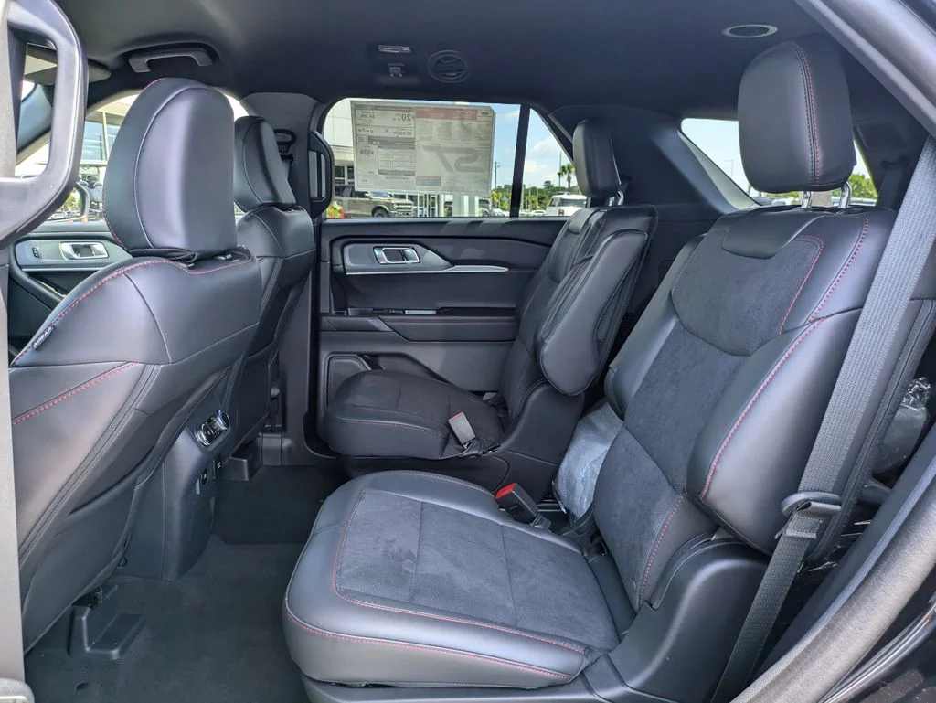 New 2026 Agate Black Metallic Ford ST image 14
