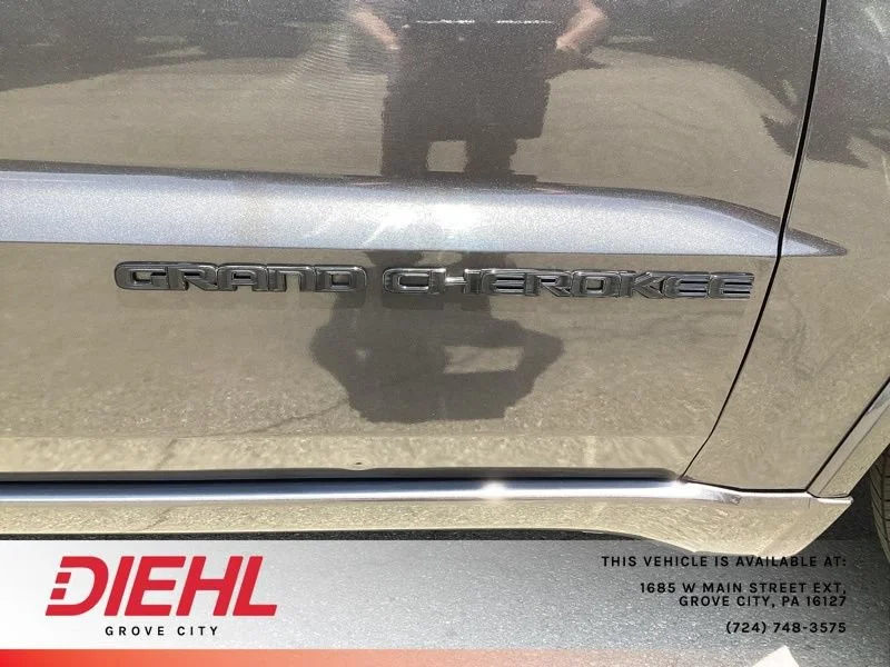 Used 2021 Gray Jeep Laredo X 4x4 image 10