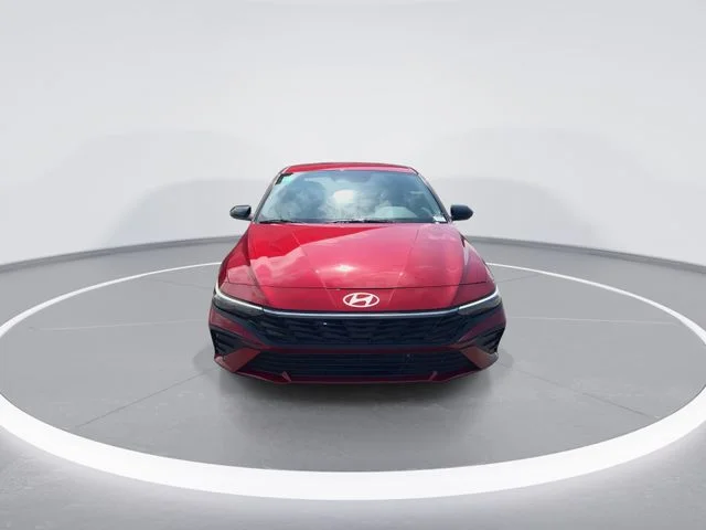 Used 2025 Red Hyundai SEL Sport image 3