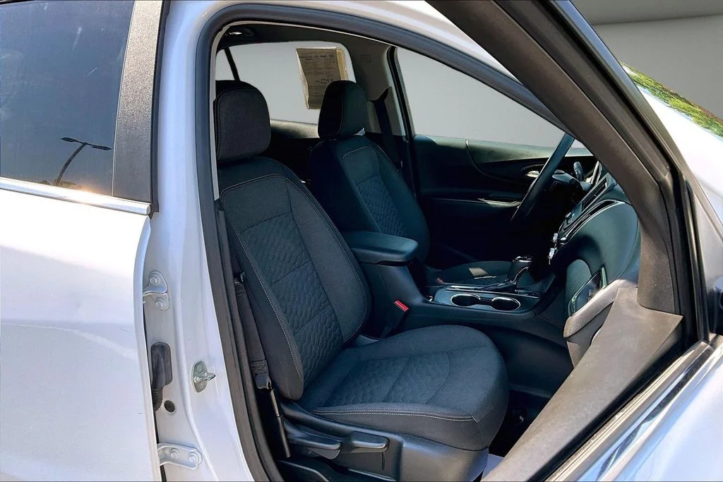Used 2021 White Chevrolet LT image 29