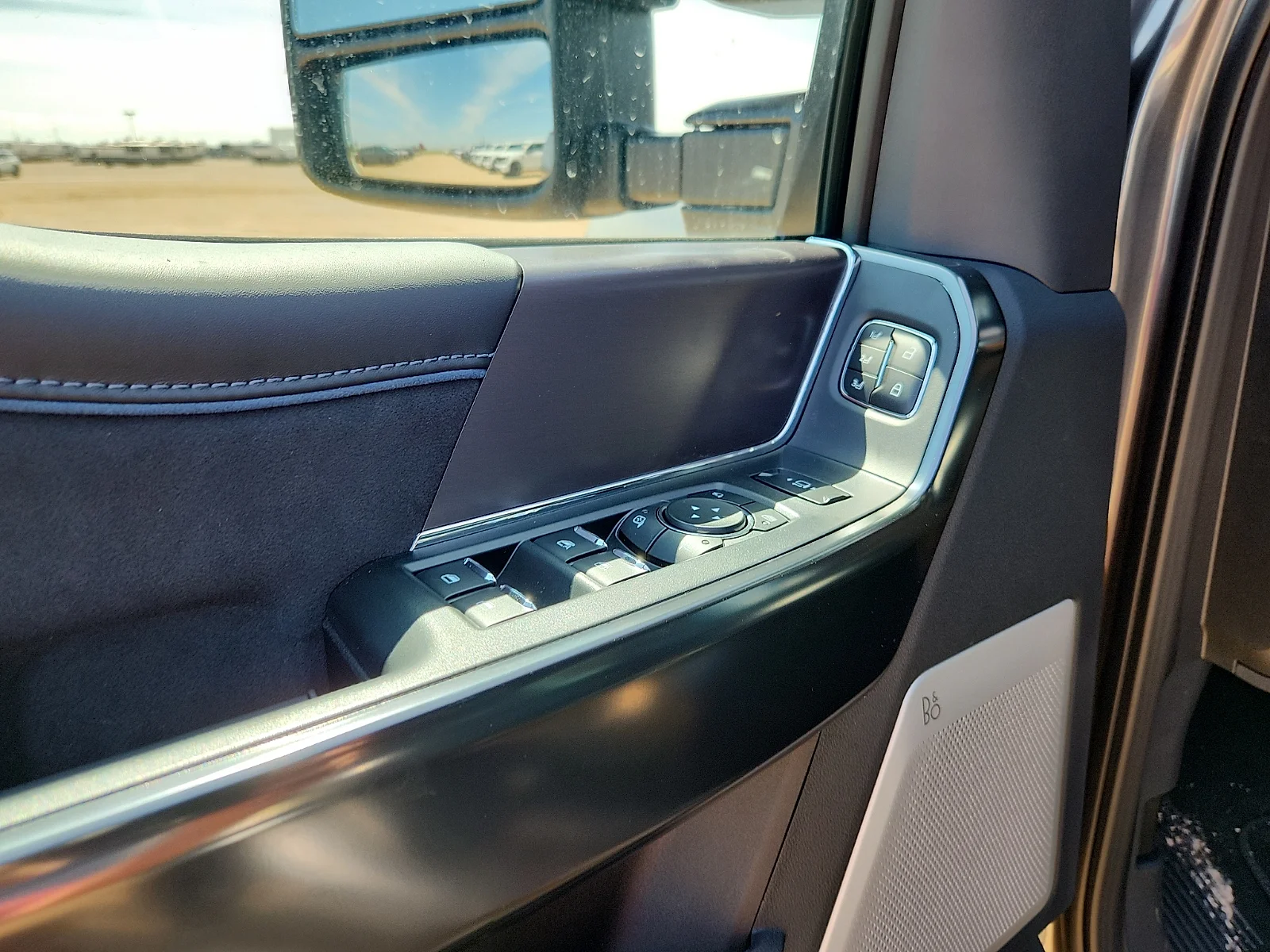 New 2026 Carbonized Gray Metallic Ford F-250® Platinum® image 15