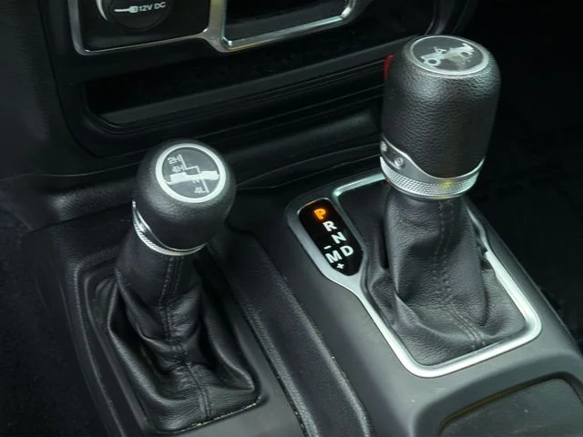 Used 2019 Green Jeep Unlimited Sport image 27