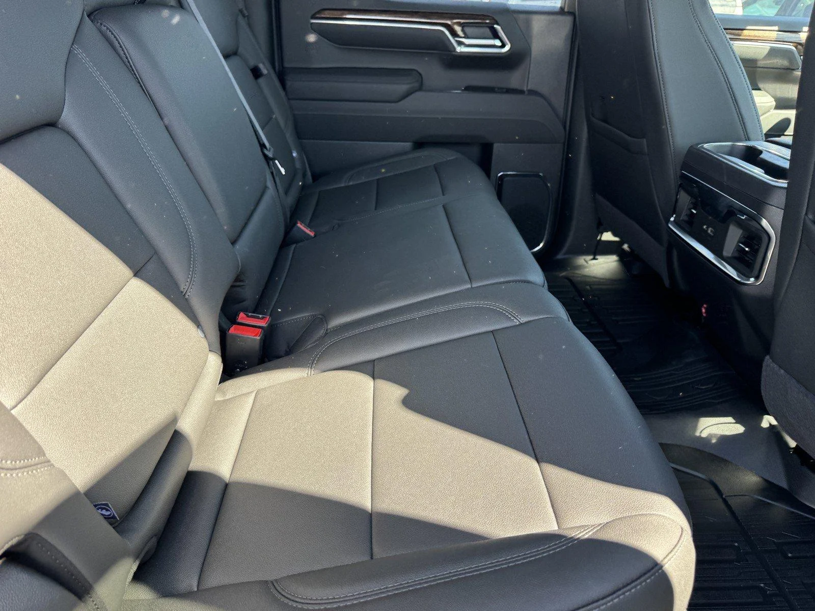 New 2026 Sterling Metallic GMC Elevation image 9