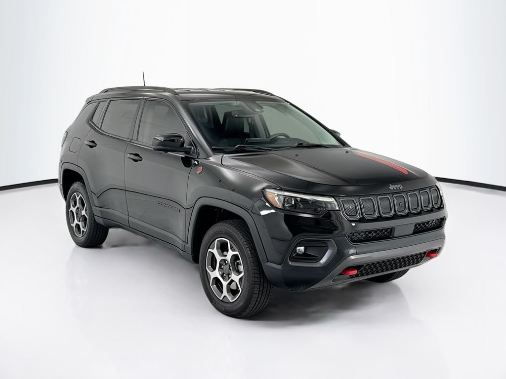 Used 2022 Diamond Black Jeep Trailhawk image 3