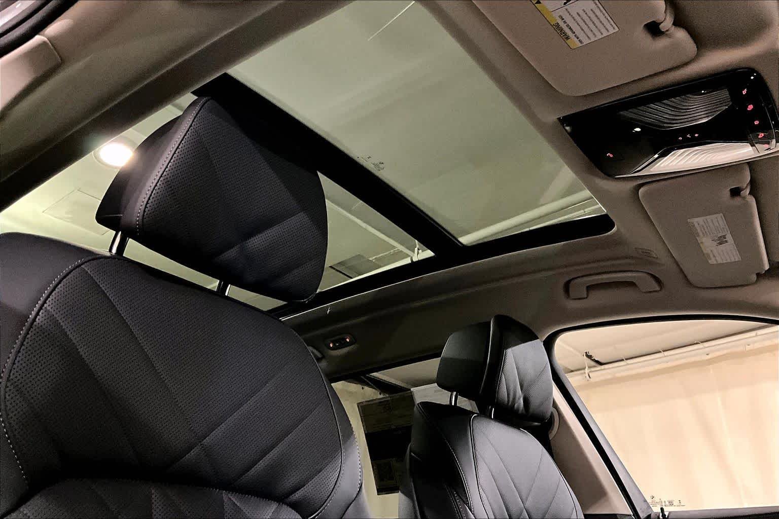 Used 2026 Skyscraper Grey Metallic BMW xDrive40i image 13