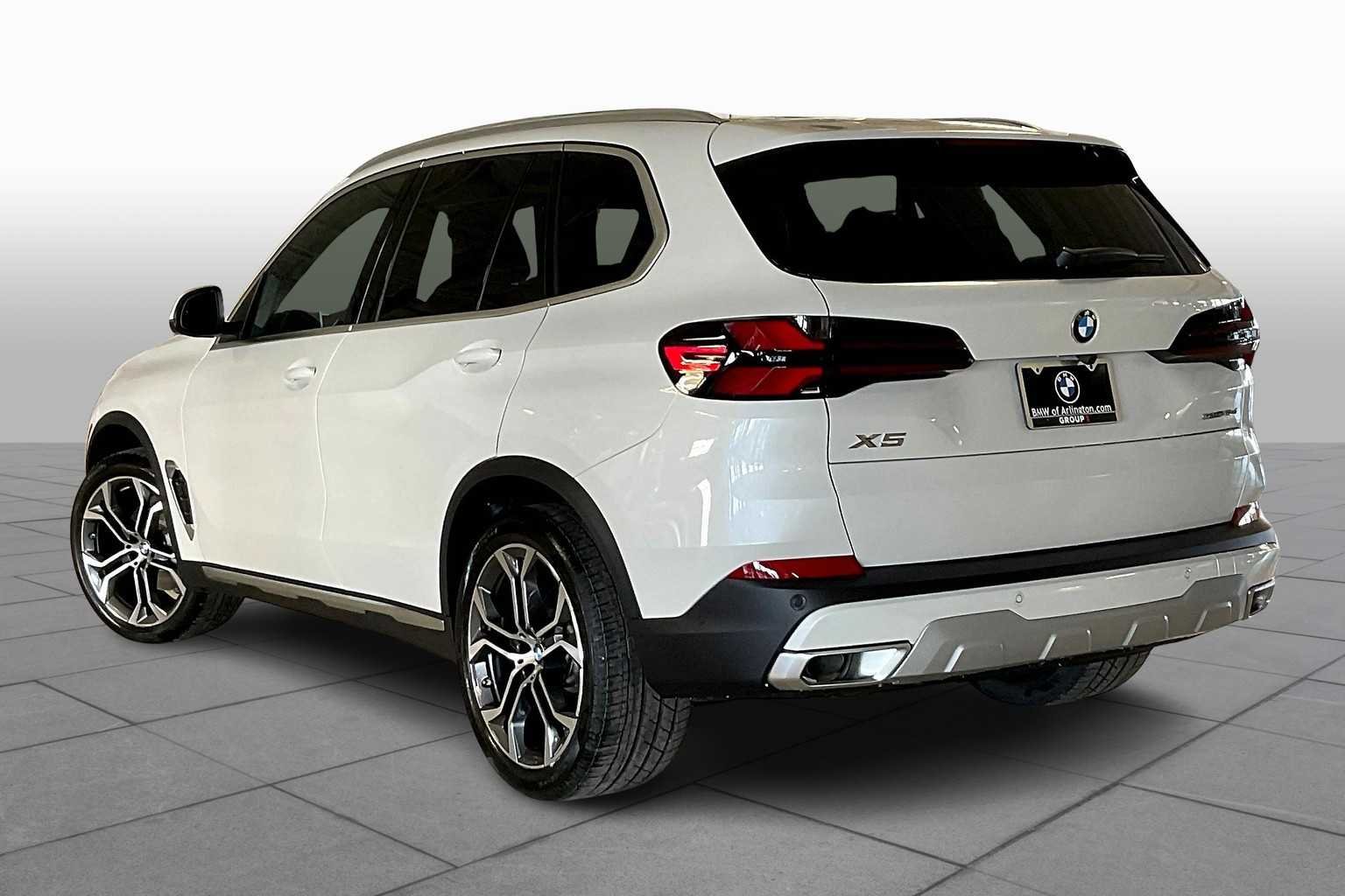 Used 2026 Mineral White Metallic BMW sDrive40i image 12