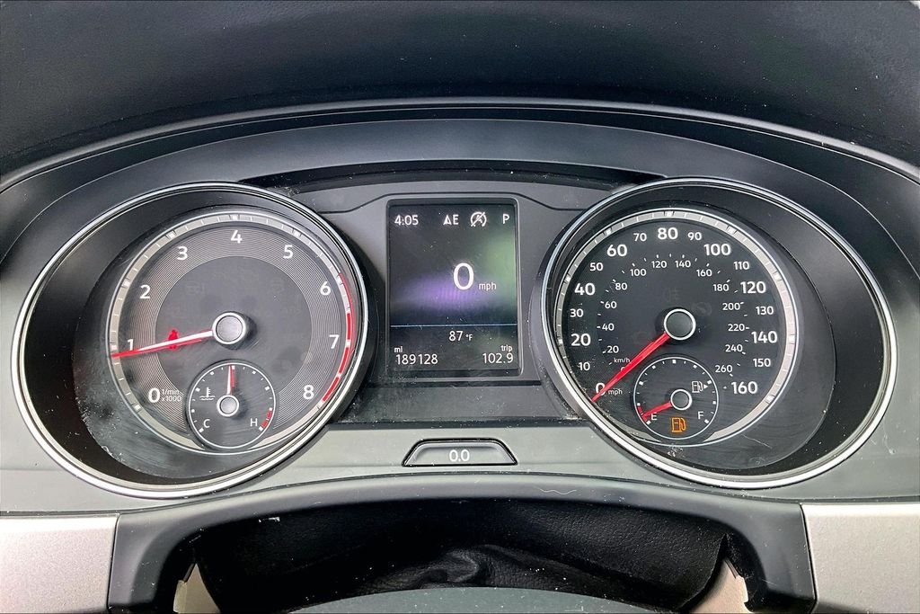 Used 2019 Black Volkswagen 3.6L V6 SE image 22