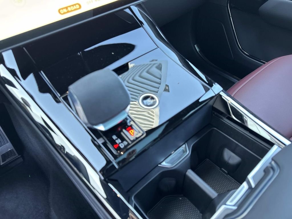 New 2026 Carpathian Grey Land Rover Dynamic SE image 26