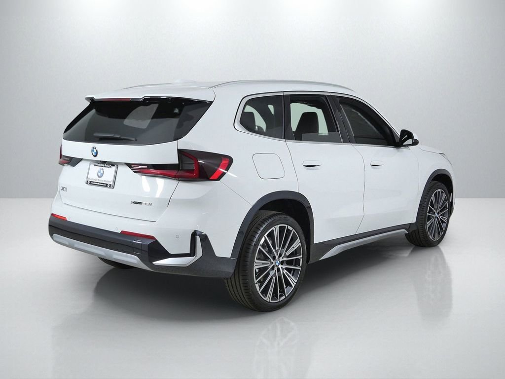 Used 2026 Alpine White BMW xDrive28i image 10