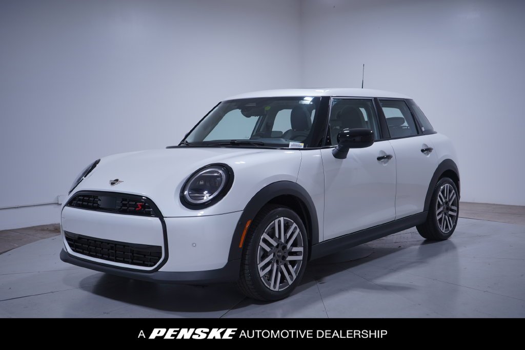 Used 2026 Nanuq White Metallic MINI Signature Plus image 1