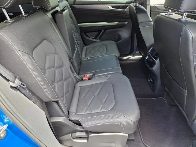 Certified Used 2024  Volkswagen 2.0T SE w/Technology image 17