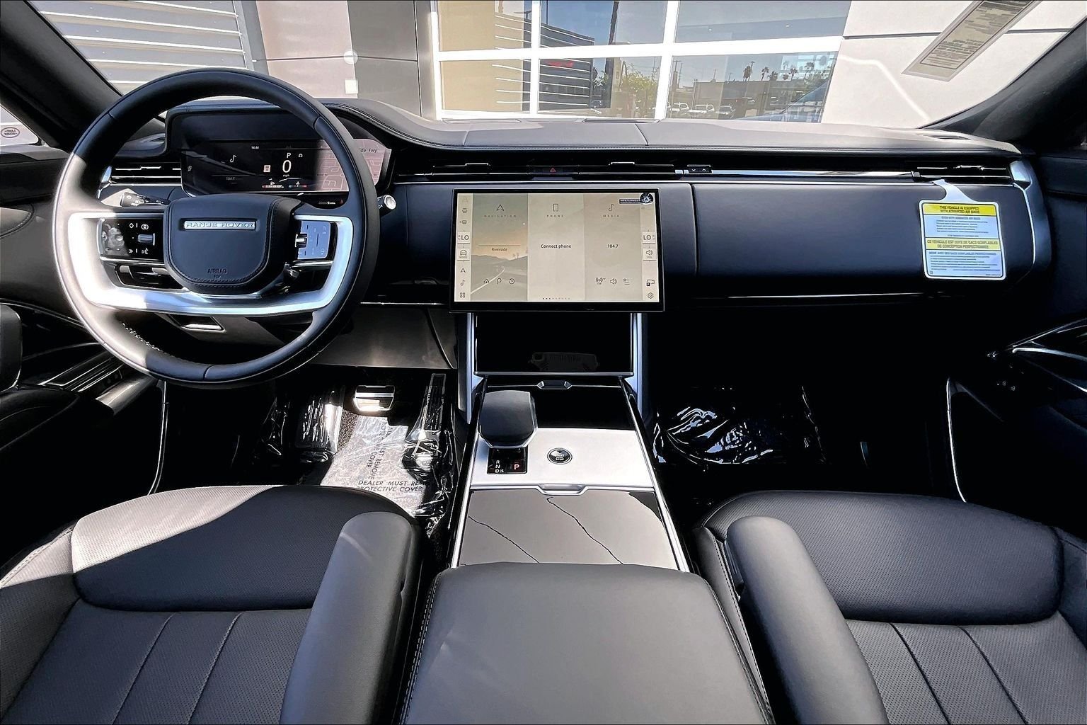 New 2026 Santorini Black Land Rover SE image 5